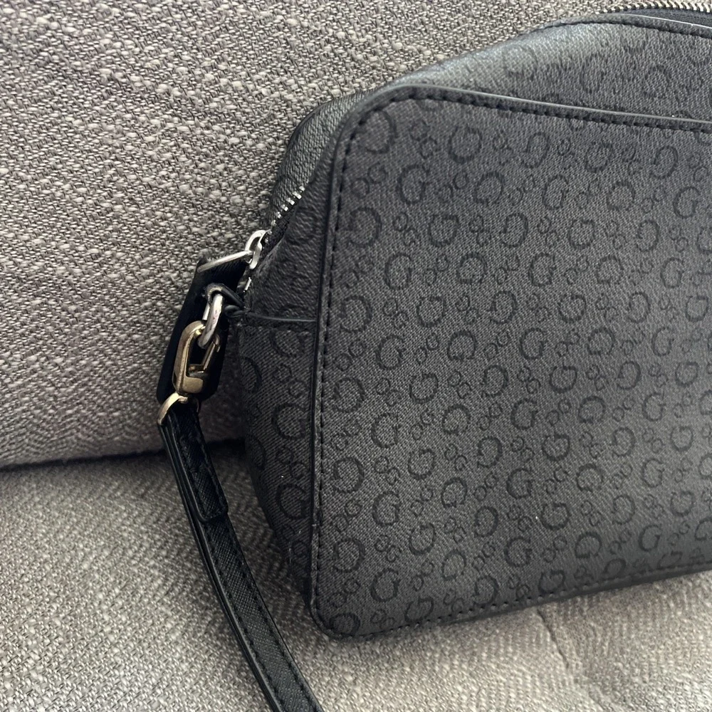 GUESS Los Angeles Black Monogram Logo Cosmetic Bag / Wristlet Clutch